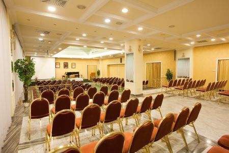 Konferenzhotel Pannonia in Sopron - Konferenzsaal mit modernster Technik in Sopron - Pannonia BEST WESTERN in Sopron bietet Tagungsräume für Geschäftsleute