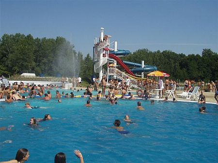 Sommerurlaub im erneuten Hotel Villa Classica in Papa, in der Nähe des Thermalbades