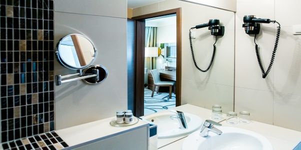 Hotel Wellness Ambient Sikonda, ein Aromaspa-Badezimmer