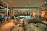 Schwimmbecken in Balatonszarszo - Ket Korona Hotel - Urlaub in Ungarn - Wochenende am Plattensee
