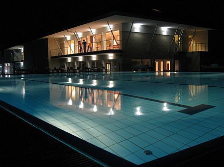 Äusseres Schwimmbad des Bio Art Hotels - Wellnesswochenende im 4-Sterne-Hotel Szepia Bio Art