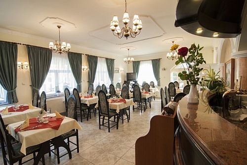 Restaurant vom Hotel Gosztola Gyongye, günstiges Hotel mit Pauschalangeboten in Ungarn