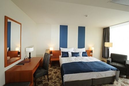 Hunguest Hotel Forras zum günstigen Preis in Szeged mit Panoramablick auf die Theiß